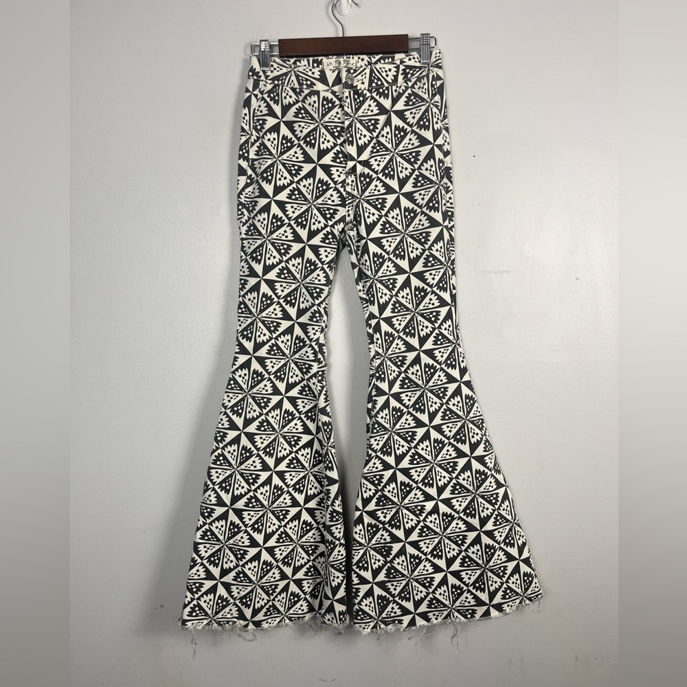 We the free free people Just Float On Printed Flare Jeans size 27 - Picture 2 of 9